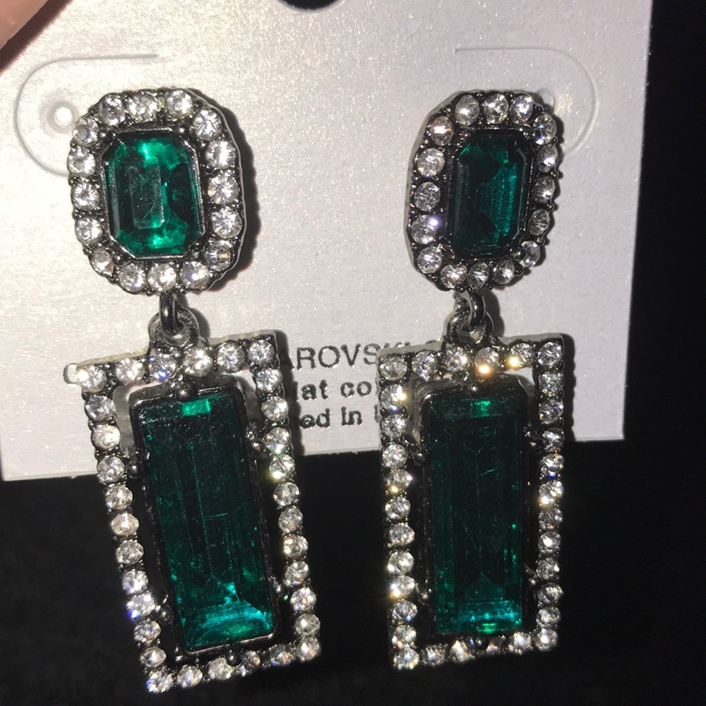 🎈3/$15 Beautiful Swarovski crystal earrings